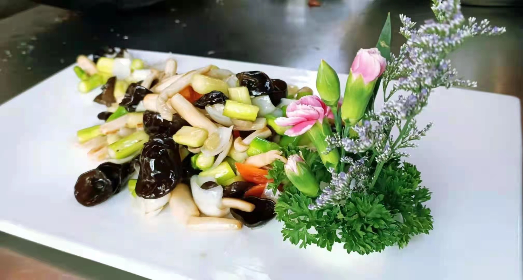 飯?zhí)贸邪?jīng)營管理制度的優(yōu)勢是什么？